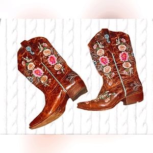 Macie Bean Honey Bunch Boots $175 brand new MSRP